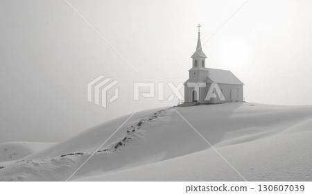 矗立在雪原上的白色教堂 矗立在雪原上的白色教堂 130607039