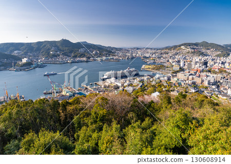 長崎縣：長崎市和鍋冠山的全景 130608914