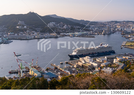 長崎縣長崎市鍋冠山的夜景 130609122