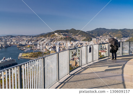 長崎縣：長崎市和鍋冠山的全景 130609157