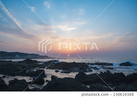 Dawn at Nojimazaki, Chiba 130610388