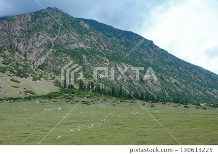 吉爾吉斯_沿著朱克河的小徑 130613225