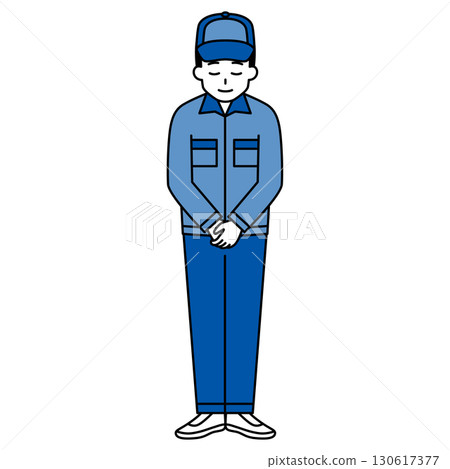 一名身穿工作服的男子鞠躬（全身） 130617377