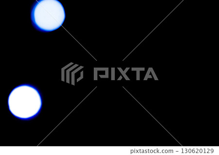 藍色散景圖像（庫存照片）標題更改 130620129