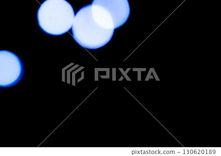 藍色散景圖像(庫存照片)標題更改 藍色散景圖像(庫存照片)標題更改 130620189