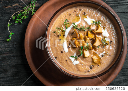 Chanterelle mushroom cream soup 130626520