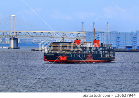 A black ship appears in Yokohama in the Reiwa era... We visited Yokohama Port on a special cruise [Tokyo Bay Ferry "Shirahama Maru"] 130627944
