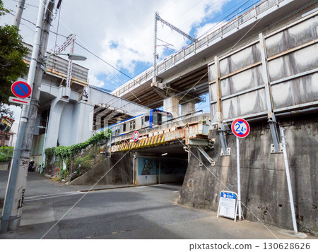 【品川區】多條公路與鐵路天橋的景象 130628626