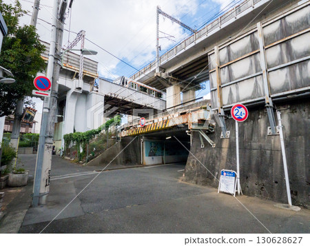 【品川區】多條公路與鐵路天橋的景象 130628627