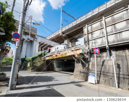 【品川區】多條公路與鐵路天橋的景象 130628634