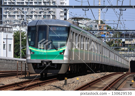 [東京地鐵] 16,000系特急（小田急小田原線：梅丘站） 130629530