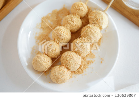 Chinese flour dumpling 130629807