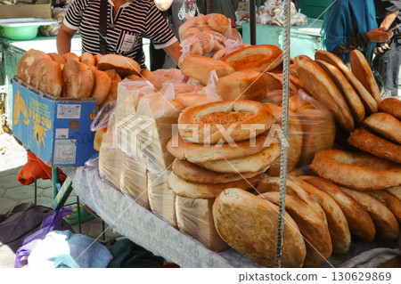 吉爾吉斯斯坦的卡拉科爾市場 吉爾吉斯斯坦的卡拉科爾市場 130629869