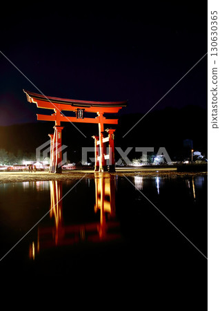 Red torii 130630365