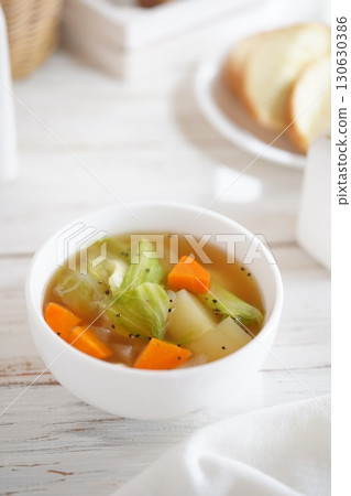 vegetable soup 130630386