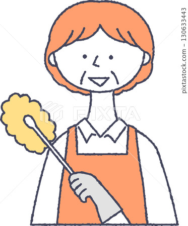 拿著方便拖把的老年婦女 130633443