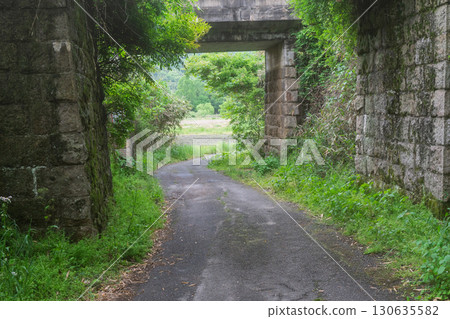 Yamashiro Kodo Trail, a road through the satoyama landscape of Kizugawa City, Kyoto Prefecture 130635582