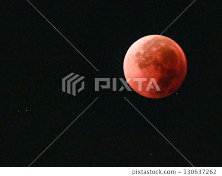Total lunar eclipse (Around 3:49 AM on September 8, 2025) 130637262