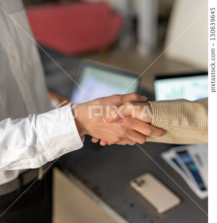 Handshake business scene 130639645