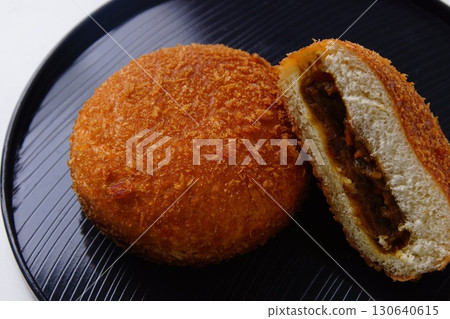 Curry bread   130640615