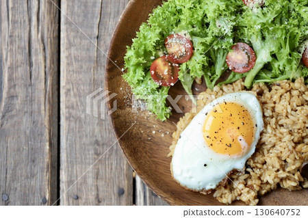 Dry curry mixed with rolled barley and rice 130640752