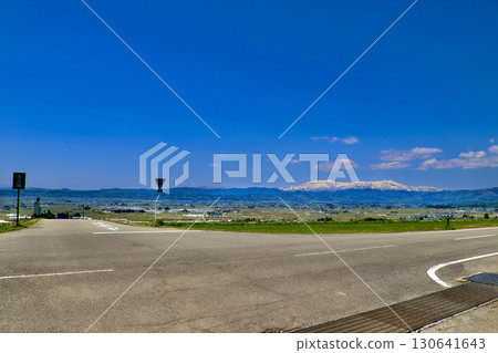 從飯豐山情人山眺望（福島縣喜多方市） 130641643