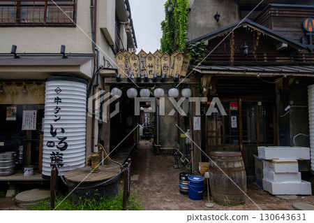 [新宿門簾街、代代木百老匯附近]（東京都澀谷區千馱谷代代木站東口前） 130643631