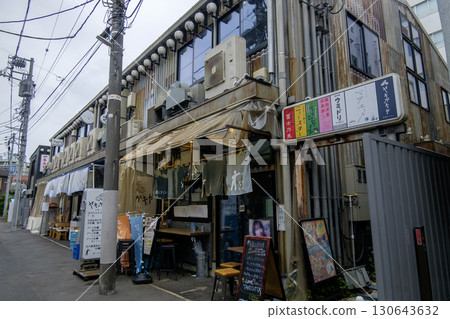 [新宿門簾街、代代木百老匯附近]（東京都澀谷區千馱谷代代木站東口前） 130643632