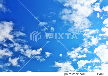 秋天天空和雲彩 130645809