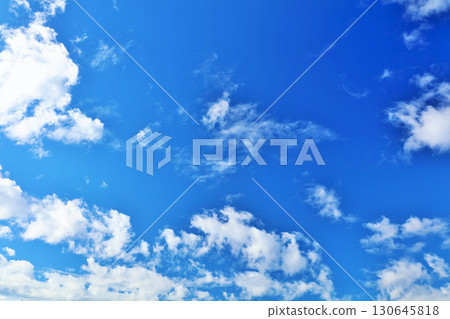 秋天天空和雲彩 130645818