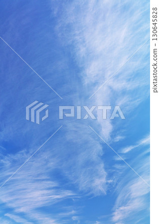 秋天天空和雲彩 130645828