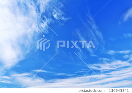秋天天空和雲彩 130645841
