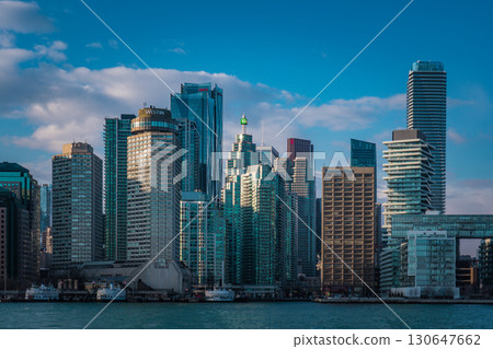 城市景觀與多倫多天際線 城市景觀與多倫多天際線 130647662
