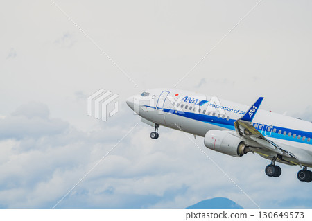 An airplane taking off from Mt. Fuji Shizuoka Airport in Makinohara City (Shizuoka Prefecture) An airplane taking off from Mt. Fuji Shizuoka Airport in Makinohara City (Shizuoka Prefecture) 130649573