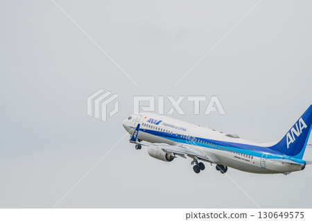 An airplane taking off from Mt. Fuji Shizuoka Airport in Makinohara City (Shizuoka Prefecture) An airplane taking off from Mt. Fuji Shizuoka Airport in Makinohara City (Shizuoka Prefecture) 130649575
