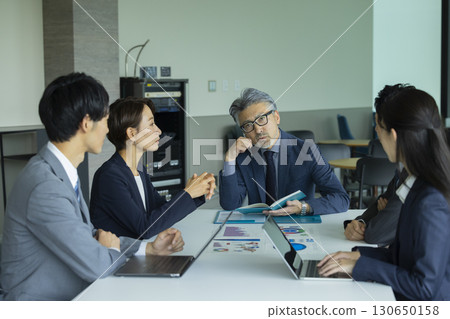 開會的商人 130650158