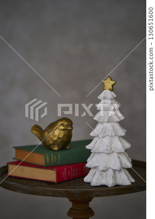 Tabletop tree and bird ornaments - Christmas image 130651600