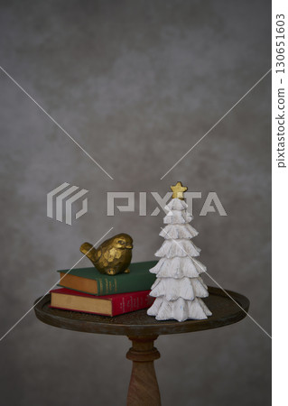 Tabletop tree and bird ornaments - Christmas image 130651603