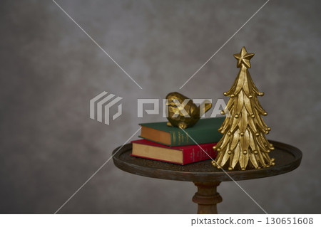 Tabletop tree and bird ornaments - Christmas image Tabletop tree and bird ornaments - Christmas image 130651608