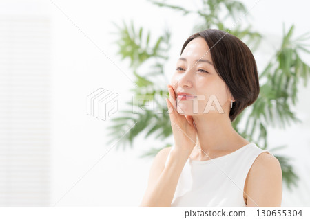 Women's skin care beauty Women's skin care beauty 130655304