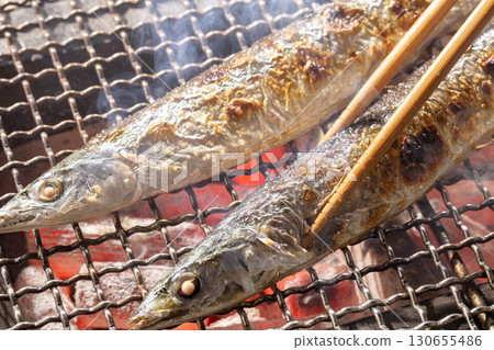 鹽烤秋刀魚 130655486