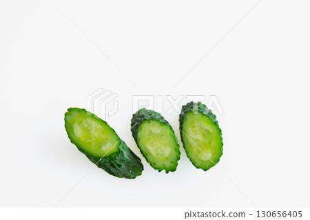 Sliced cucumber 130656405