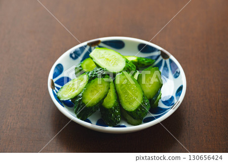 Lightly pickled four-leaf cucumber Lightly pickled four-leaf cucumber 130656424