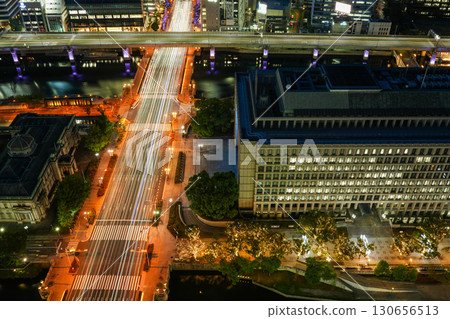 Night view of Midosuji, Nakanoshima, and Osaka Station from a high-rise building in Yodoyabashi, Osaka (photographed in September 2025) 130656513
