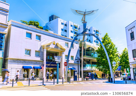 日本橫濱城市景觀－橫濱熱門購物街元町的景色 130656874