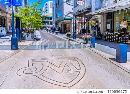 日本橫濱城市景觀-橫濱熱門購物街元町的景色 日本橫濱城市景觀-橫濱熱門購物街元町的景色 130656875