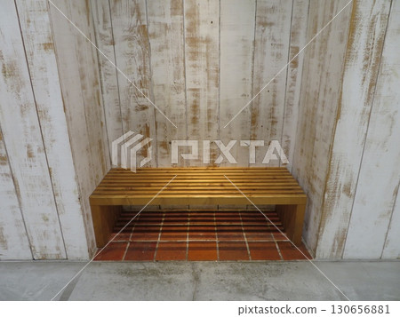 Bench Indoor 130656881