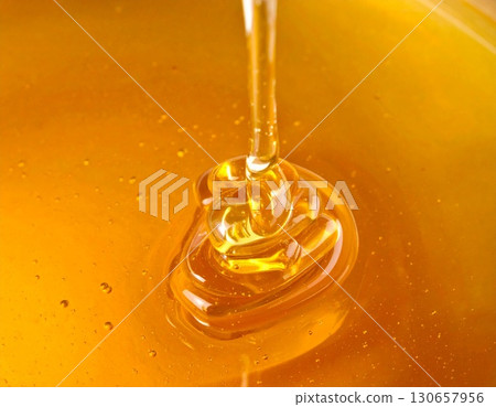 香甜濃厚的蜂蜜黃金甜味劑 香甜濃厚的蜂蜜黃金甜味劑 130657956