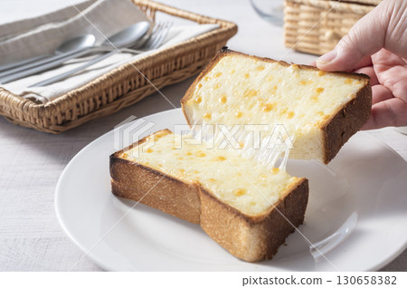 香脆融化的起司吐司 香脆融化的起司吐司 130658382