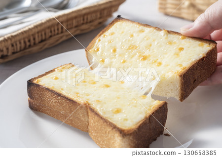 Crispy and melty cheese toast Crispy and melty cheese toast 130658385